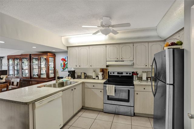1477 NE 55th St, Fort Lauderdale, FL 33334