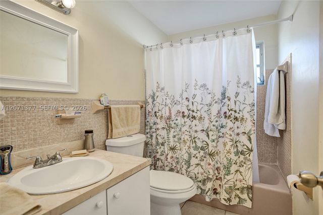 1477 NE 55th St, Fort Lauderdale, FL 33334