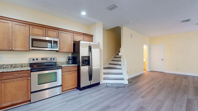 2558 SE Pineland Drive, Port St Lucie, FL 34952