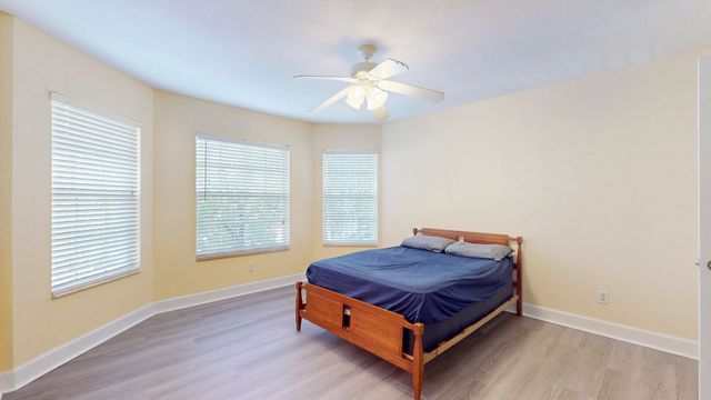 2558 SE Pineland Drive, Port St Lucie, FL 34952