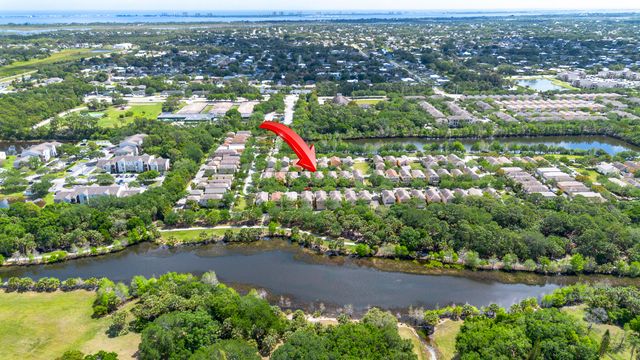 2558 SE Pineland Drive, Port St Lucie, FL 34952