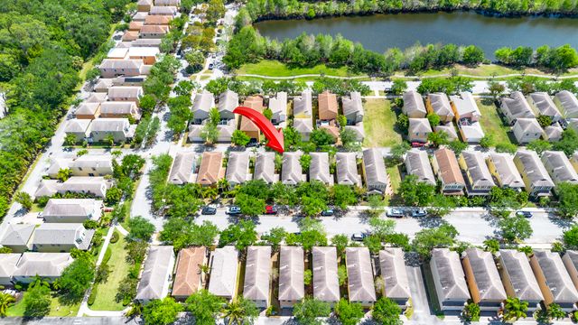 2558 SE Pineland Drive, Port St Lucie, FL 34952