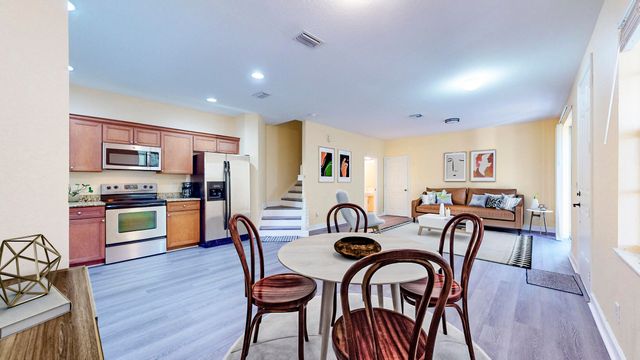2558 SE Pineland Drive, Port St Lucie, FL 34952