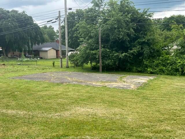 418 Richmond Road, Berea, KY 40403
