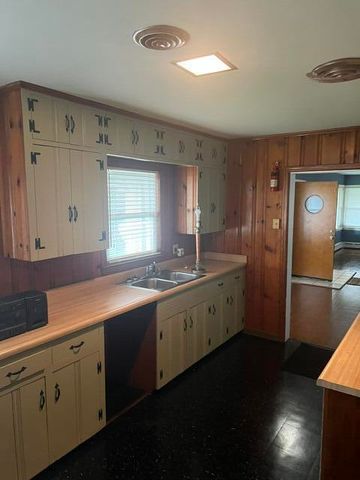 418 Richmond Road, Berea, KY 40403