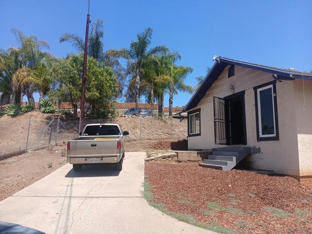 2530 Cherimoya, Vista, CA 92084