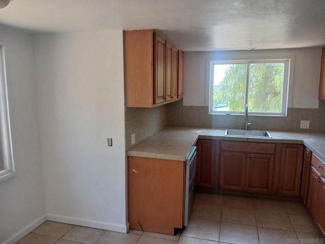 2530 Cherimoya, Vista, CA 92084