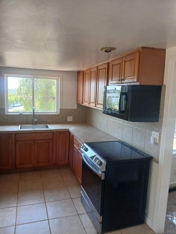 2530 Cherimoya, Vista, CA 92084