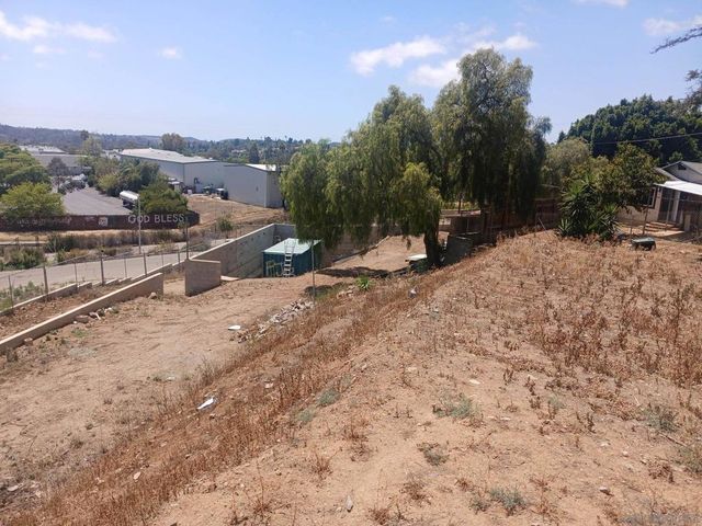 2530 Cherimoya, Vista, CA 92084