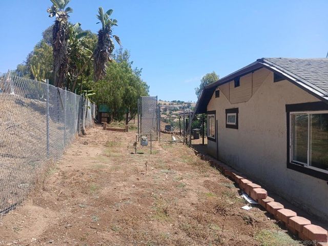 2530 Cherimoya, Vista, CA 92084