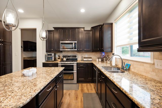5810 Cherokee Drive, Bargersville, IN 46106