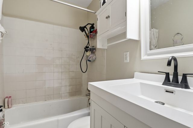 7203 Mortwood Avenue, Indianapolis, IN 46241