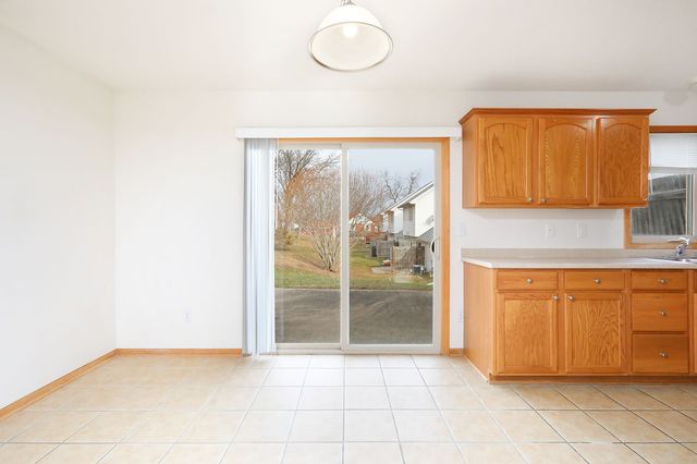 5901-5911 Townsend Avenue, Urbandale, IA 50322