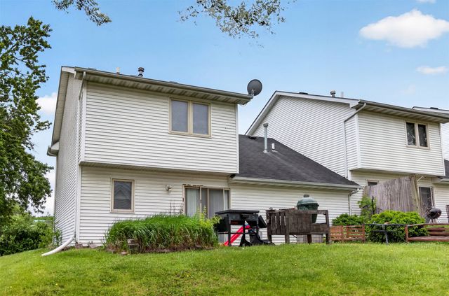 5901-5911 Townsend Avenue, Urbandale, IA 50322