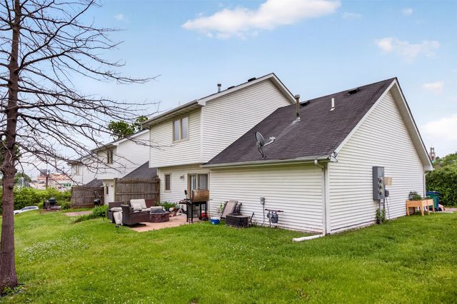 5901-5911 Townsend Avenue, Urbandale, IA 50322