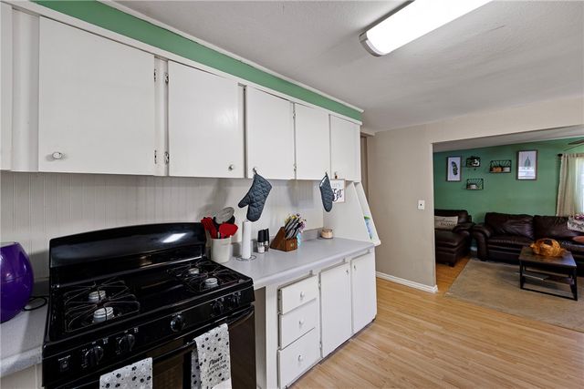 1006 E J Street, Russellville, AR 72801