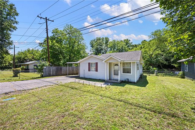 1006 E J Street, Russellville, AR 72801