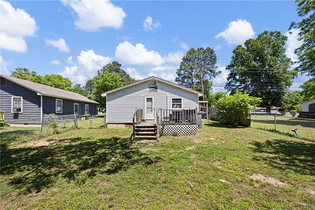1006 E J Street, Russellville, AR 72801