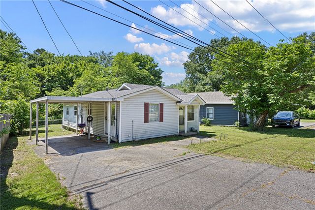 1006 E J Street, Russellville, AR 72801