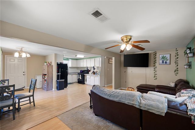 1006 E J Street, Russellville, AR 72801