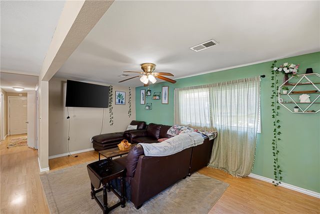 1006 E J Street, Russellville, AR 72801