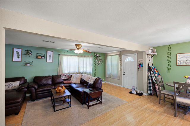 1006 E J Street, Russellville, AR 72801