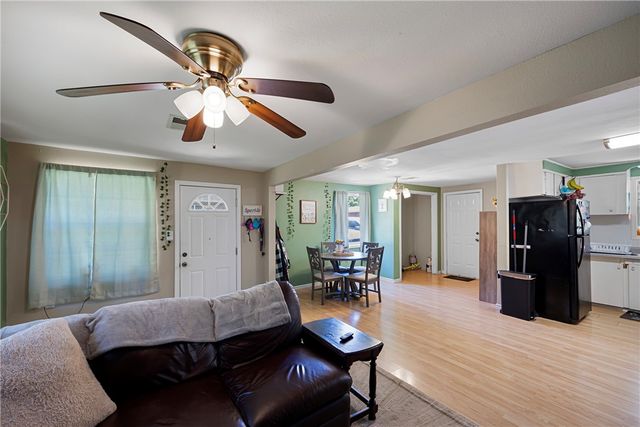 1006 E J Street, Russellville, AR 72801