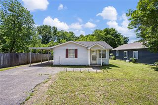 1006 E J Street, Russellville, AR 72801