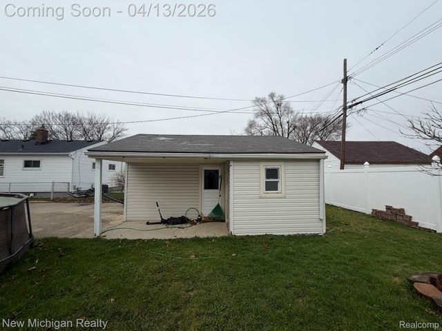 6671 Mayfair Street, Taylor, MI 48180