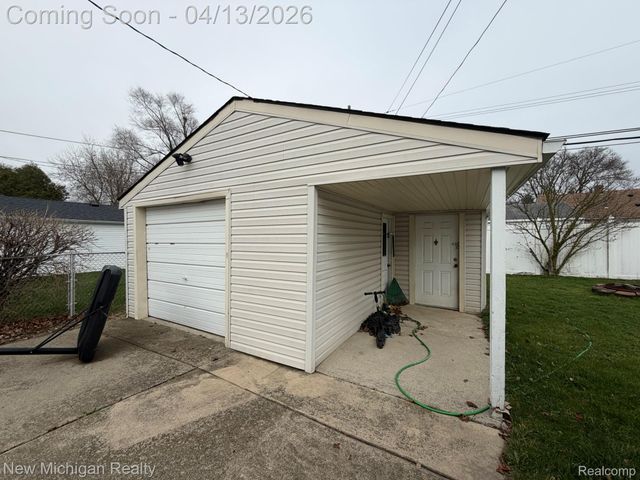 6671 Mayfair Street, Taylor, MI 48180