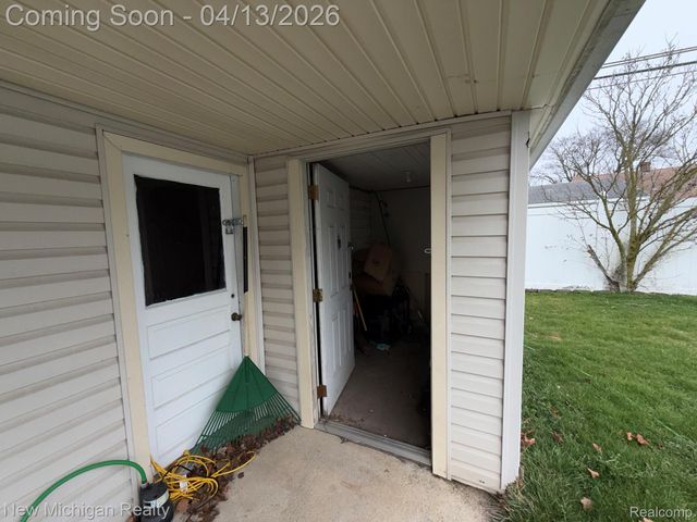 6671 Mayfair Street, Taylor, MI 48180