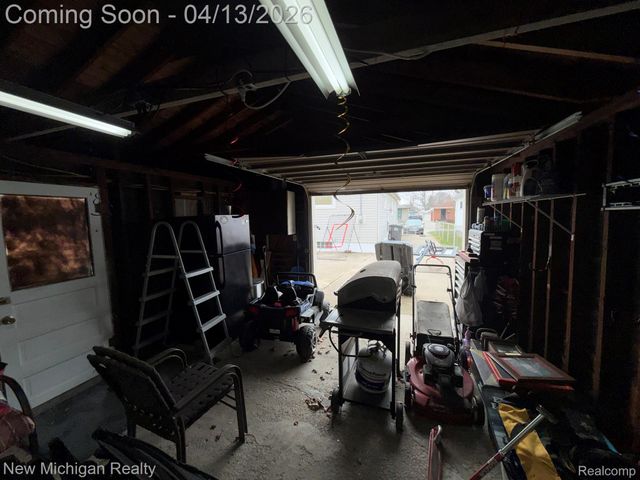 6671 Mayfair Street, Taylor, MI 48180