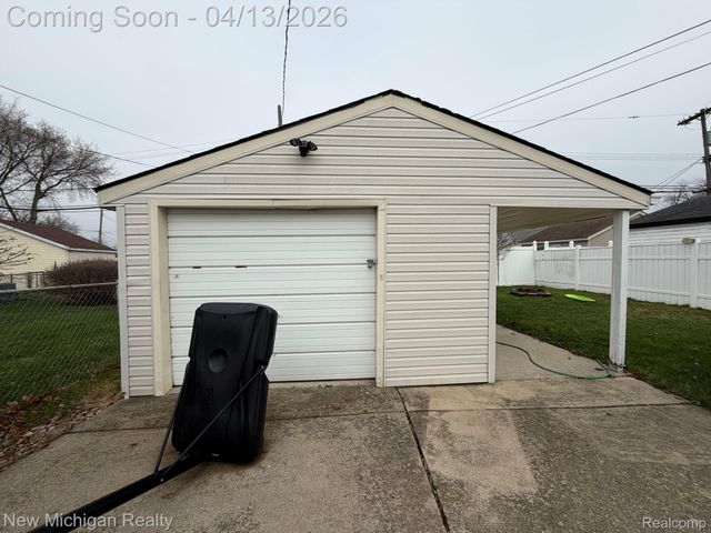 6671 Mayfair Street, Taylor, MI 48180