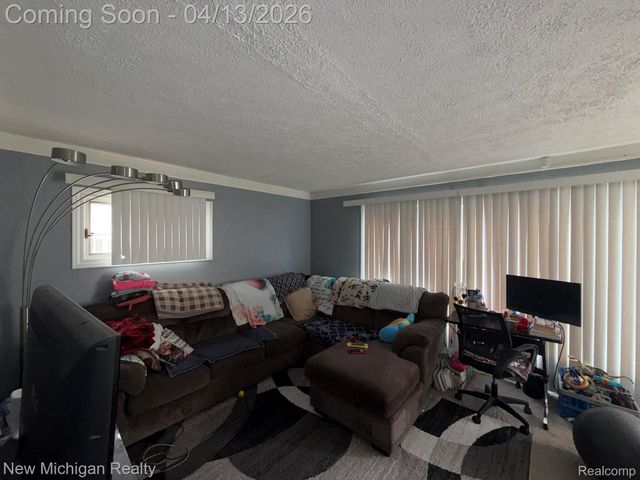 6671 Mayfair Street, Taylor, MI 48180