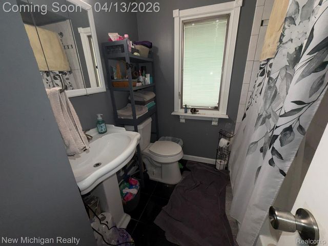 6671 Mayfair Street, Taylor, MI 48180