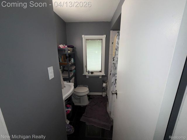 6671 Mayfair Street, Taylor, MI 48180