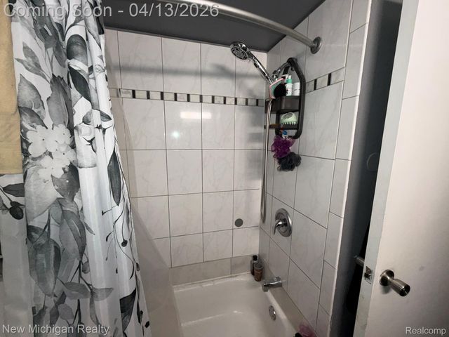 6671 Mayfair Street, Taylor, MI 48180