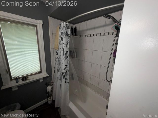 6671 Mayfair Street, Taylor, MI 48180