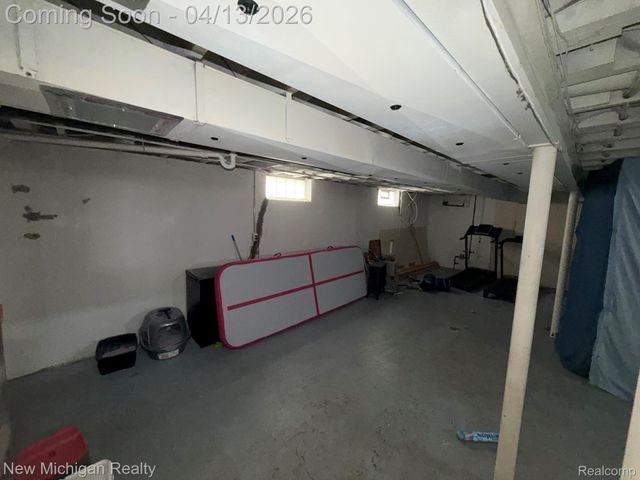 6671 Mayfair Street, Taylor, MI 48180