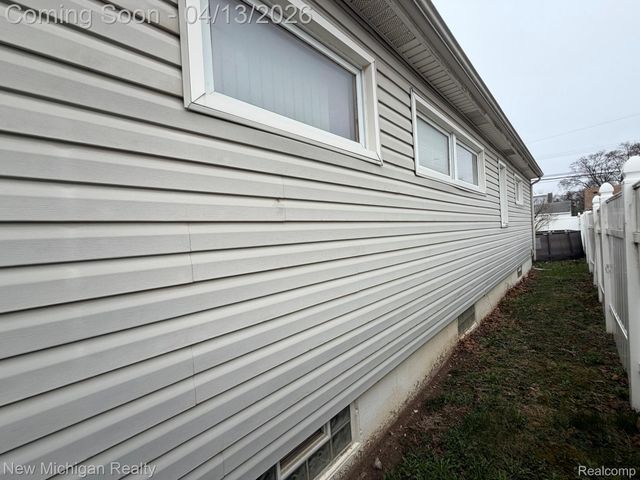 6671 Mayfair Street, Taylor, MI 48180