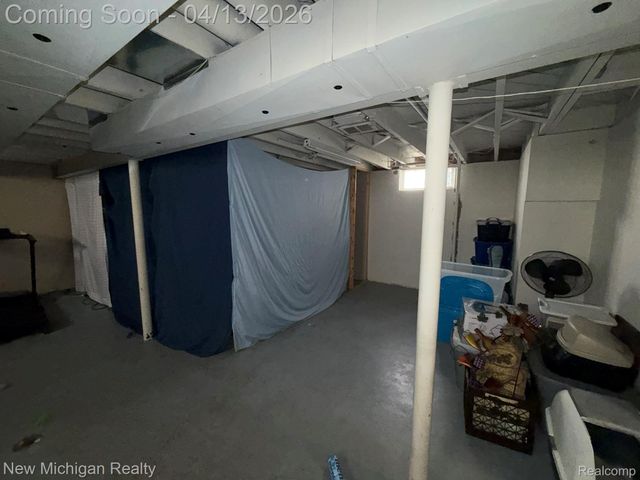 6671 Mayfair Street, Taylor, MI 48180