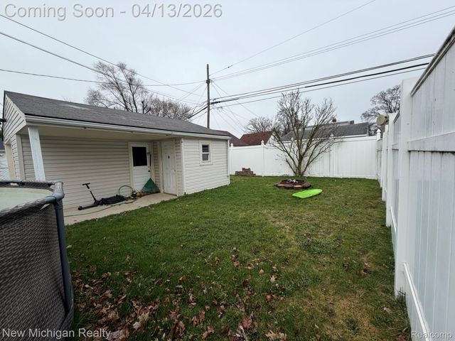 6671 Mayfair Street, Taylor, MI 48180