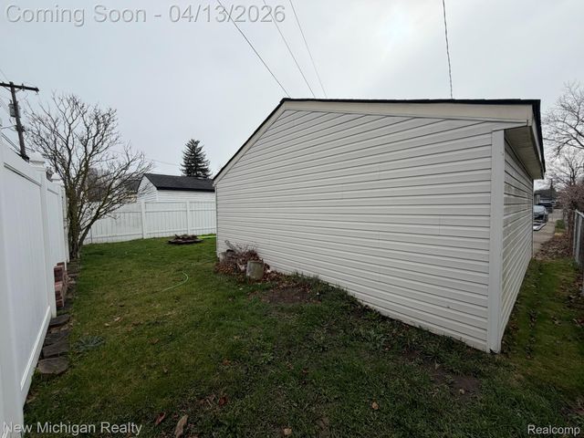 6671 Mayfair Street, Taylor, MI 48180