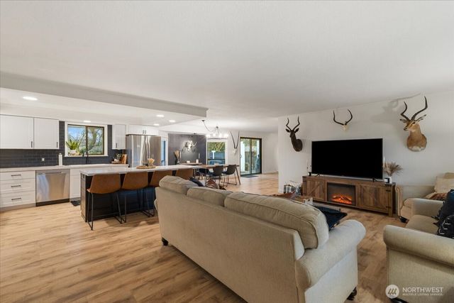 38005 192nd Avenue SE, Auburn, WA 98092