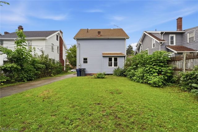 3300 Cedarbrook Road, Cleveland Heights, OH 44118