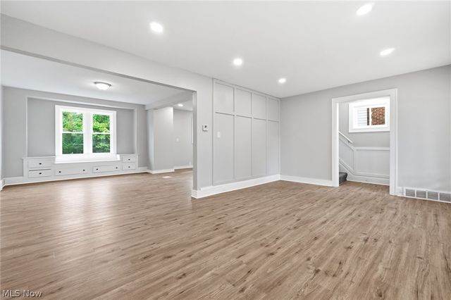 3300 Cedarbrook Road, Cleveland Heights, OH 44118