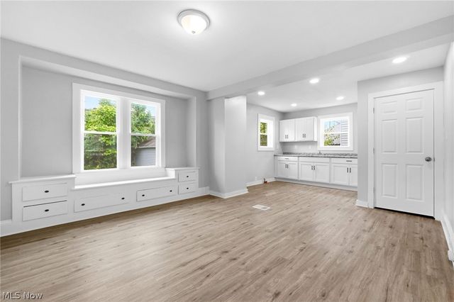 3300 Cedarbrook Road, Cleveland Heights, OH 44118
