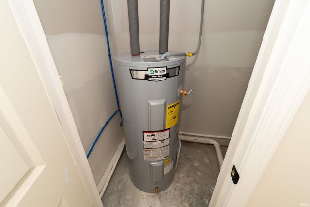 1105 Edwardsburg Ave, Elkhart, IN 46514