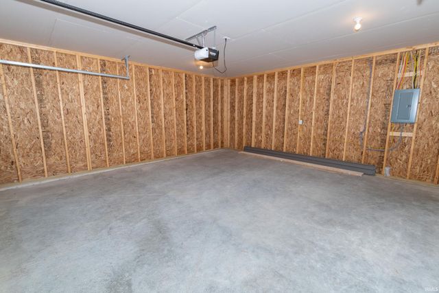 1105 Edwardsburg Ave, Elkhart, IN 46514