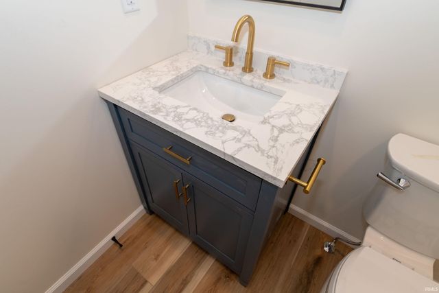 1105 Edwardsburg Ave, Elkhart, IN 46514